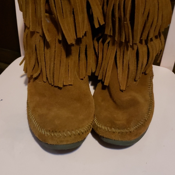 Minnetonka boots (8) - Picture 3 of 7